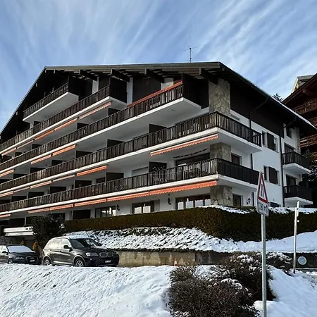 Montana Spacious 80m2 With Stunning View & Bus Stop Outside 크란스몬타나