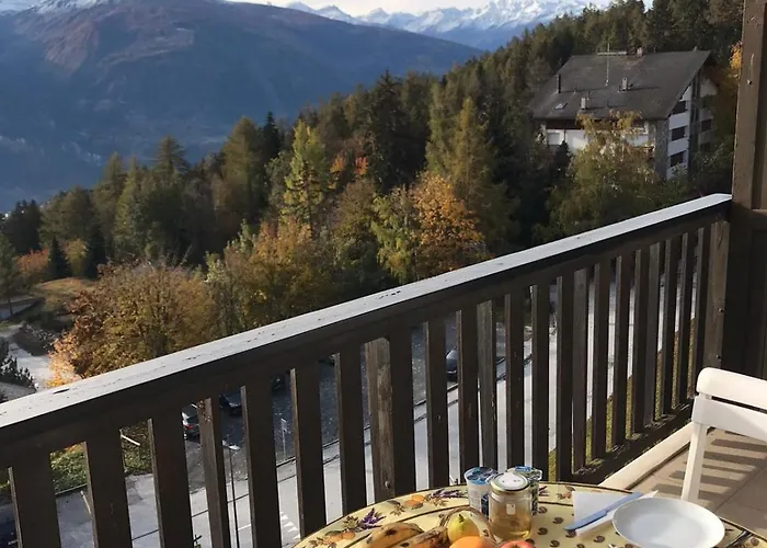 Montana Spacious 80m2 With Stunning View & Bus Stop Outside Apartmán