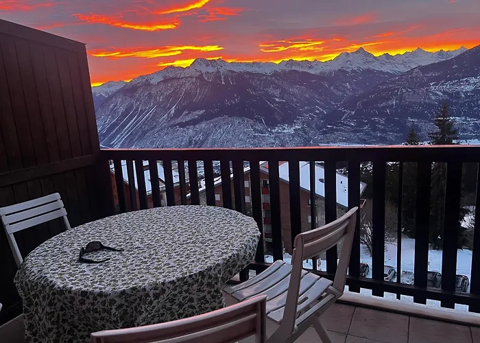 Apartmán Montana Spacious 80m2 With Stunning View & Bus Stop Outside *