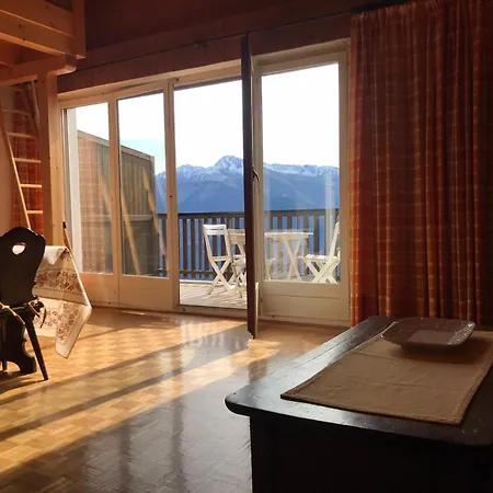 Montana Spacious 80m2 With Stunning View & Bus Stop Outside Appartement *